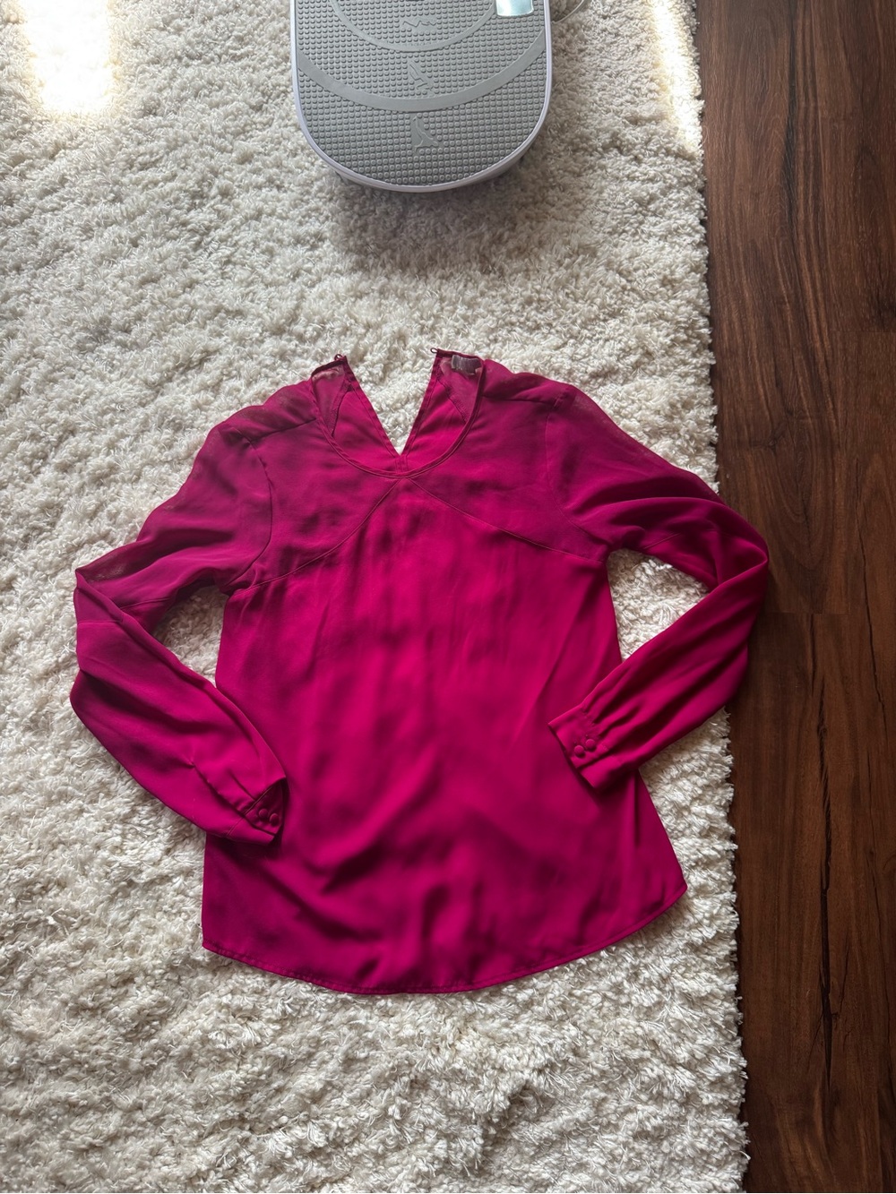 Women's Fuchsia Long-Sleeve V-Neck Blouse • S